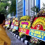 adab mengirim karangan bunga pernikahan