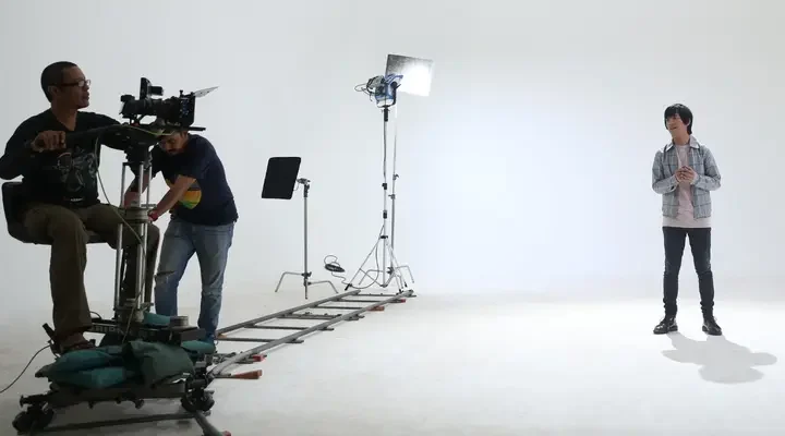 Kenapa Cara Syuting Video Klip Musik dan Film Itu Nggak Sama?