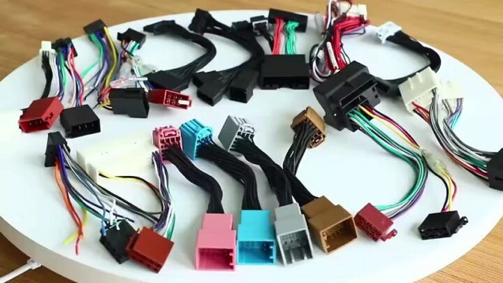 Panduan Memilih dan Memasang Kabel Audio AVSS vs AVS agar Suara Tetap Jernih Saat Ngebut