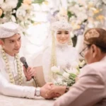 Lafaz Ucapan Ijab Kabul Pernikahan: Contoh, Makna, Syarat Sah, dan Dasar Hukumnya lafaz ucapan ijab kabul pernikahan dasar hukum syariat ulama
